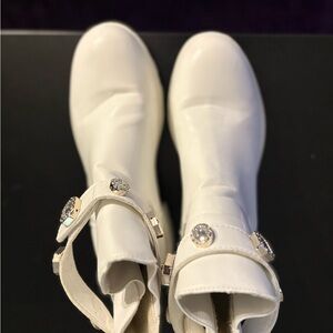 Elegant White Ankle Boots